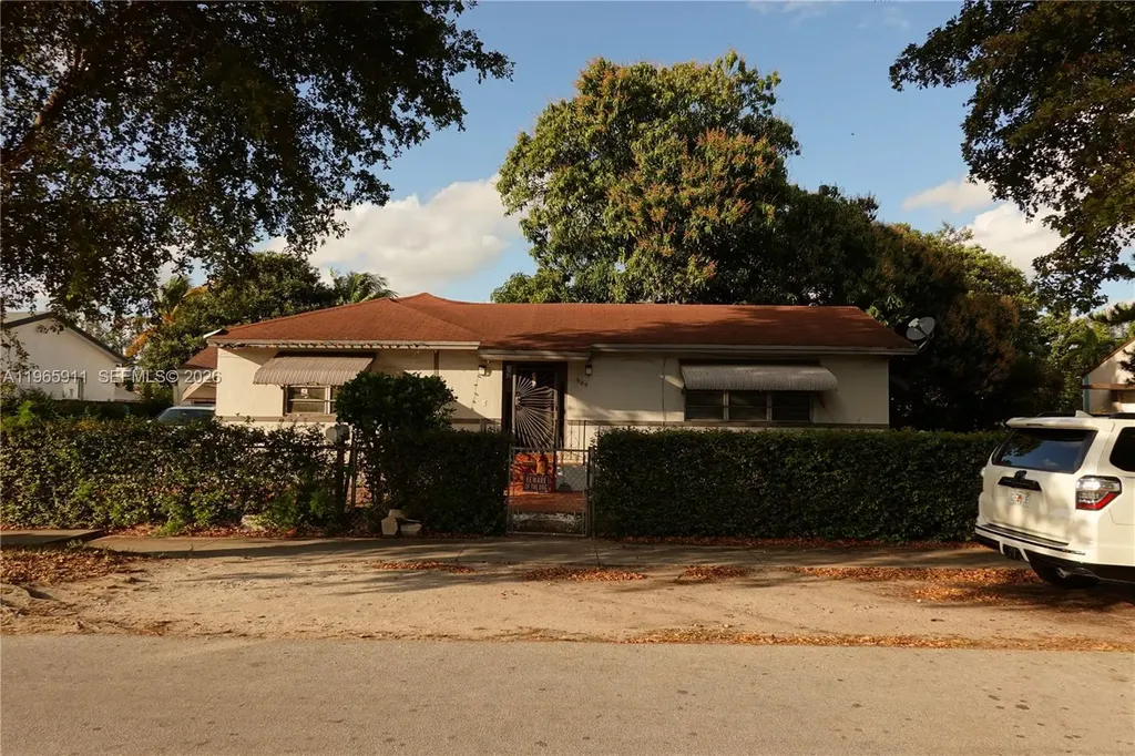 909 NW 76th Street Miami FL 33150