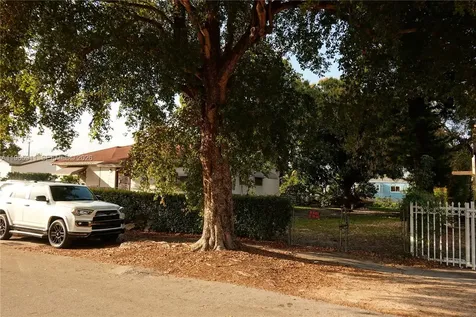 909 NW 76th Street Miami FL 33150