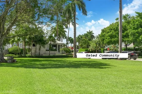 52 Camden Drive Bal Harbour FL 33154