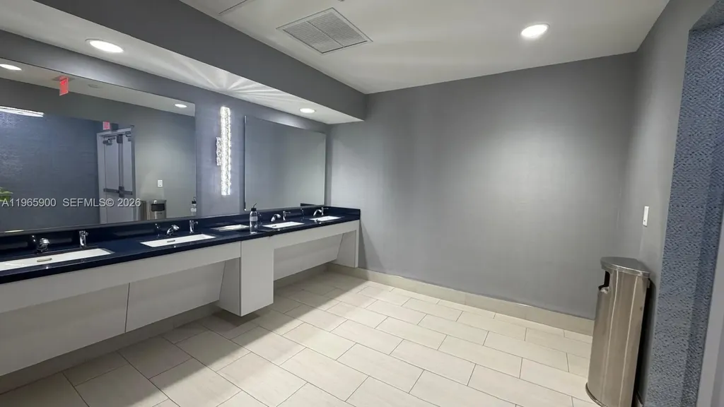 6180 Kings Gate Circle Delray Beach FL 33484