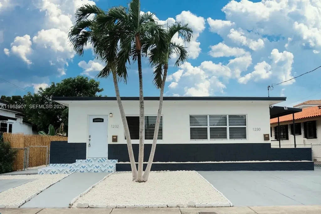 1232 SW 30th Place Miami FL 33135