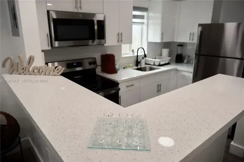 1232 SW 30th Place Miami FL 33135