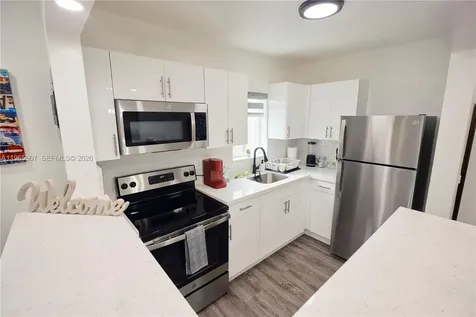 1232 SW 30th Place Miami FL 33135