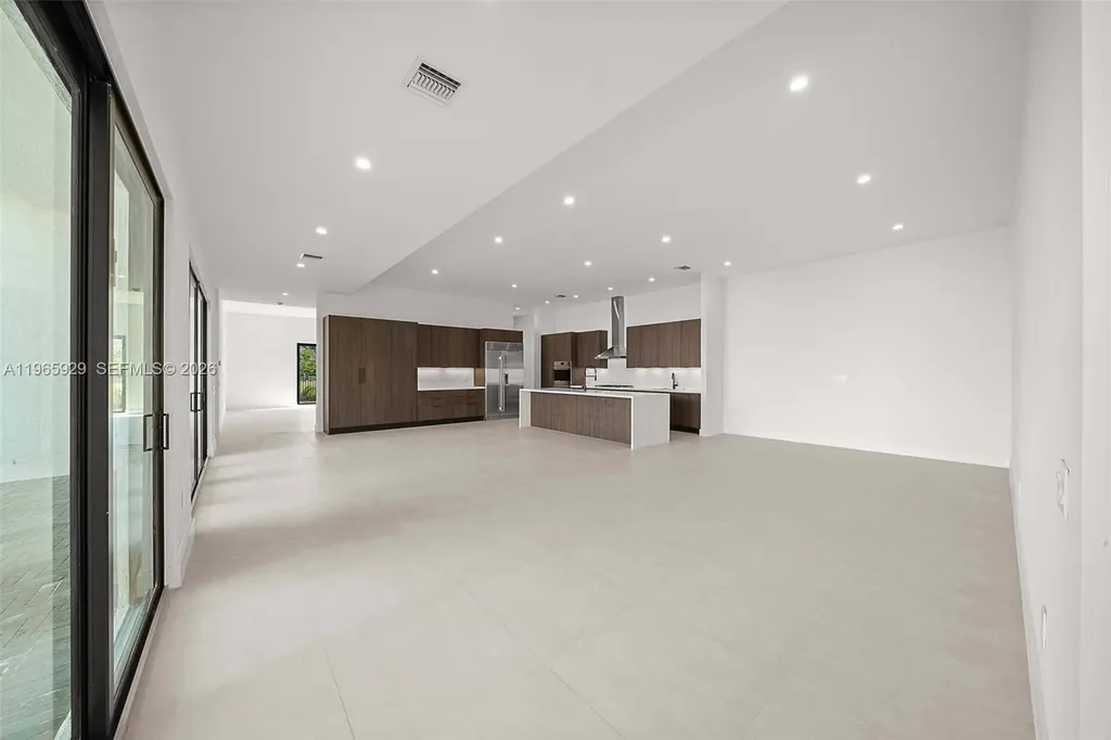 5718 Ashwood Circle W Hollywood FL 33312