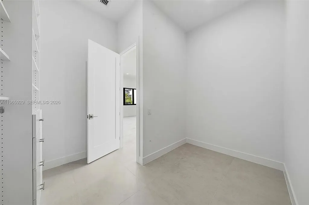 5718 Ashwood Circle W Hollywood FL 33312