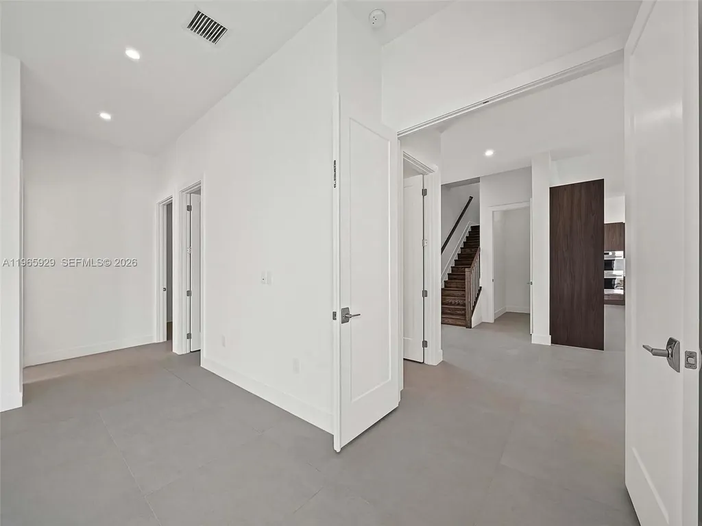 5718 Ashwood Circle W Hollywood FL 33312