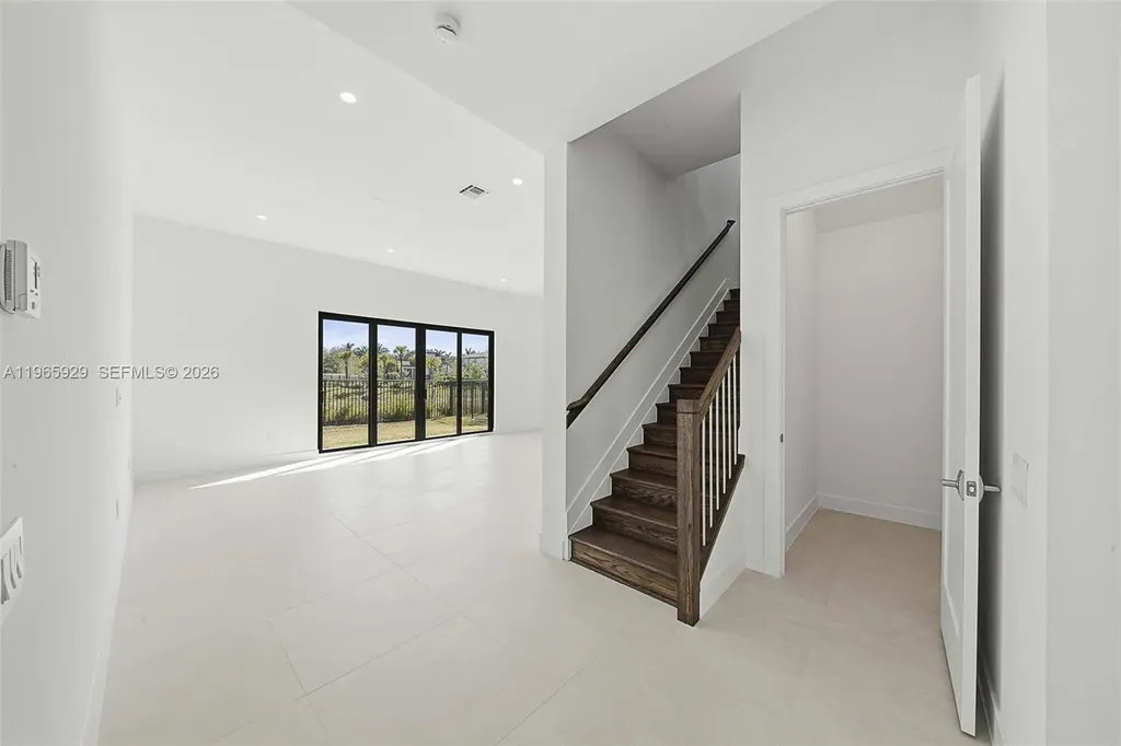 5718 Ashwood Circle W Hollywood FL 33312