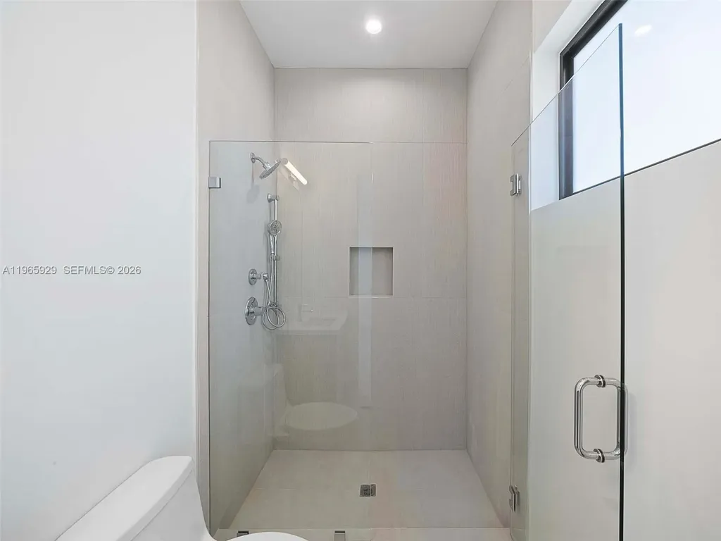 5718 Ashwood Circle W Hollywood FL 33312