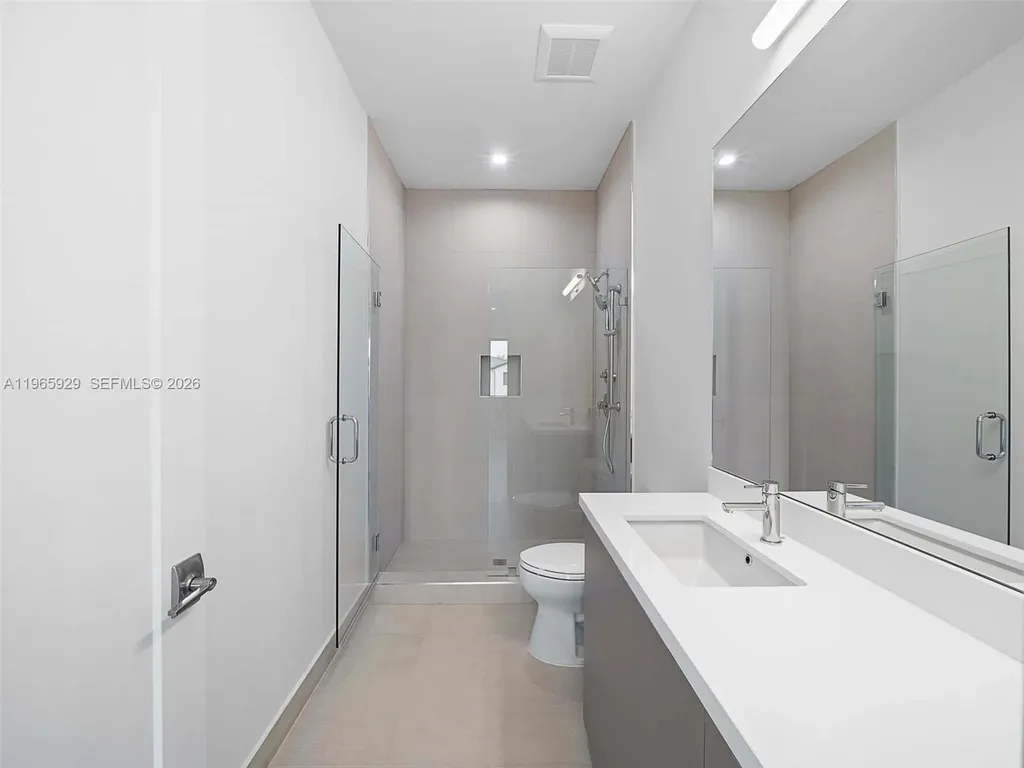 5718 Ashwood Circle W Hollywood FL 33312