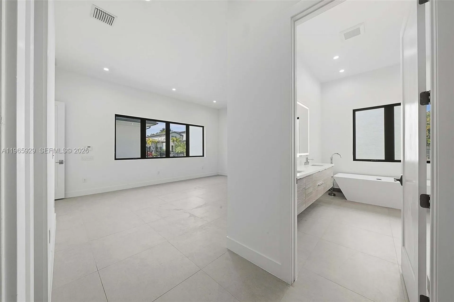 5718 Ashwood Circle W Hollywood FL 33312