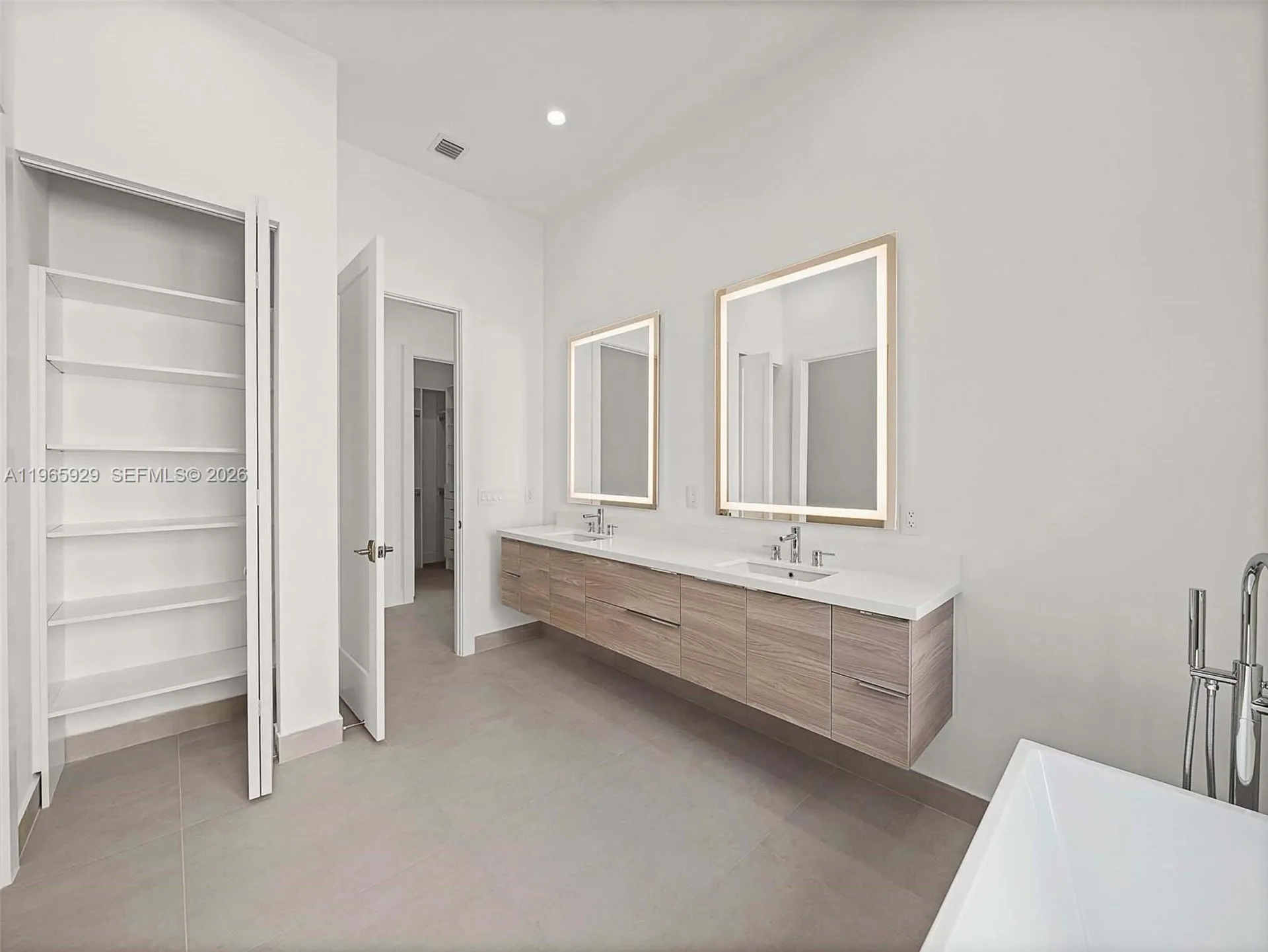 5718 Ashwood Circle W Hollywood FL 33312