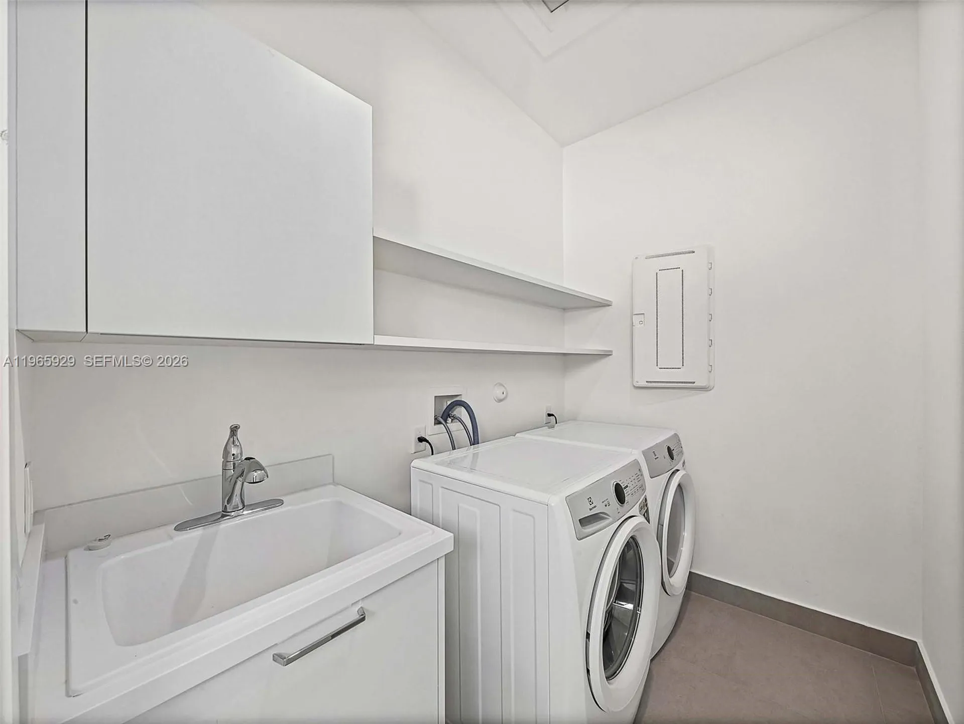 5718 Ashwood Circle W Hollywood FL 33312