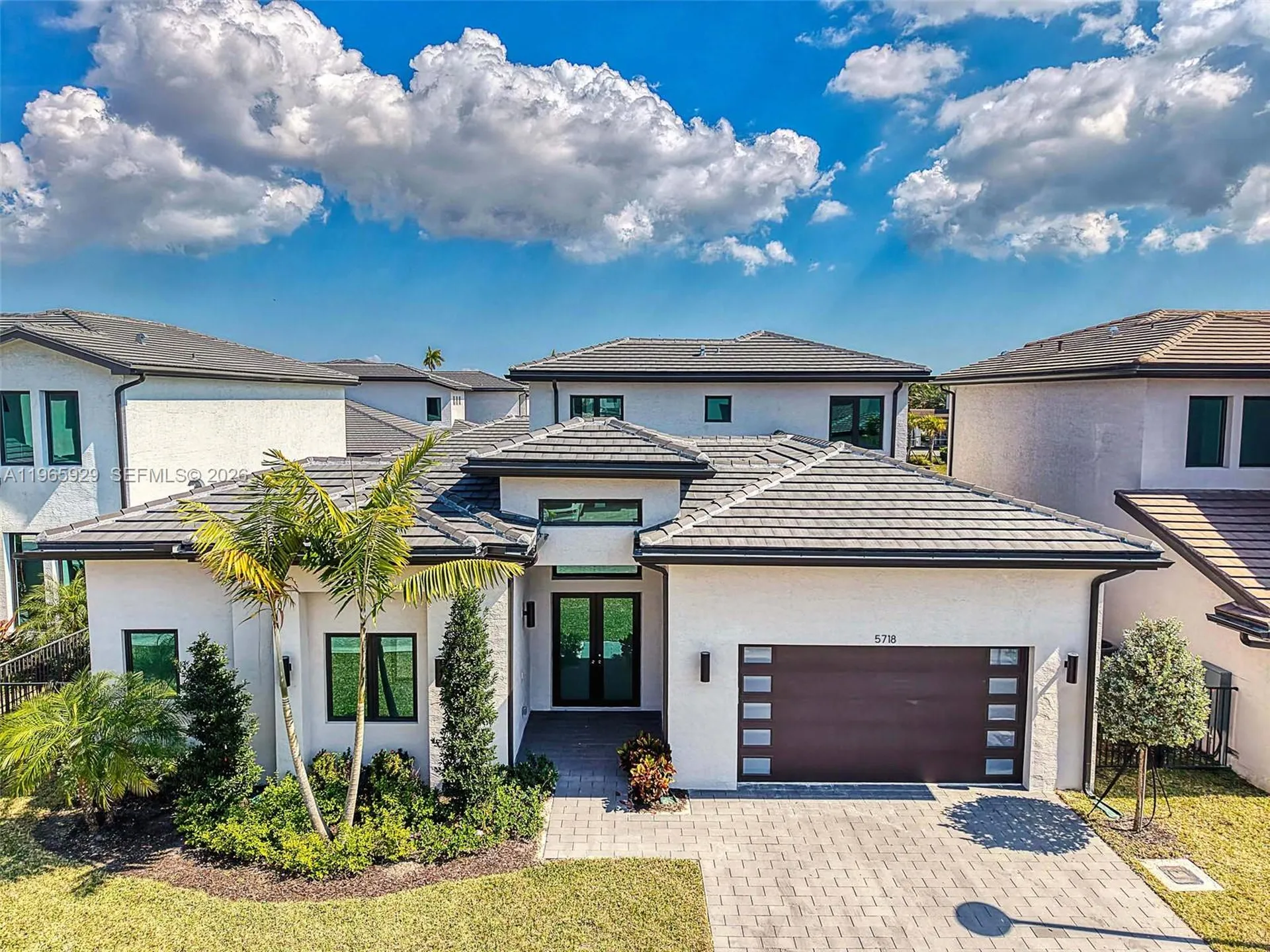 5718 Ashwood Circle W Hollywood FL 33312