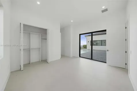 5718 Ashwood Circle W Hollywood FL 33312