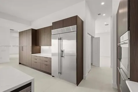 5718 Ashwood Circle W Hollywood FL 33312