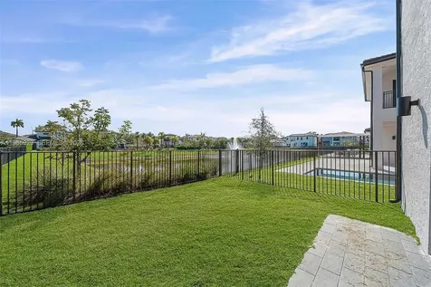 5718 Ashwood Circle W Hollywood FL 33312