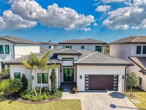 5718 Ashwood Circle W Hollywood FL 33312