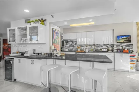 3500 Mystic Pointe Drive Aventura FL 33180