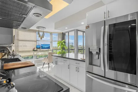 3500 Mystic Pointe Drive Aventura FL 33180