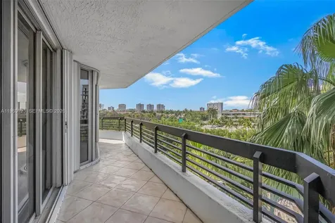3500 Mystic Pointe Drive Aventura FL 33180