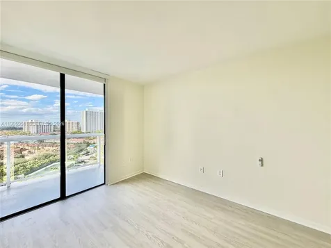 20515 E Country Club Drive Aventura FL 33180