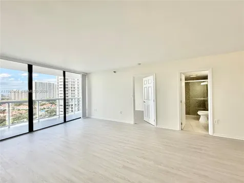 20515 E Country Club Drive Aventura FL 33180