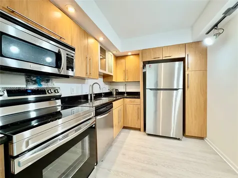 20515 E Country Club Drive Aventura FL 33180
