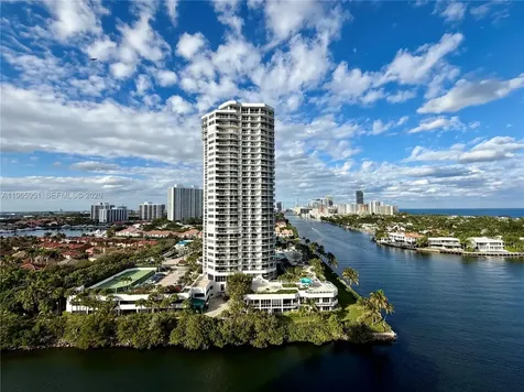 20515 E Country Club Drive Aventura FL 33180