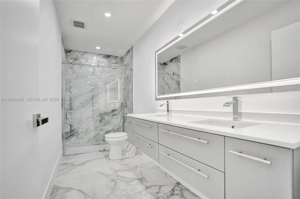 6128 Kings Gate Circle Delray Beach FL 33484