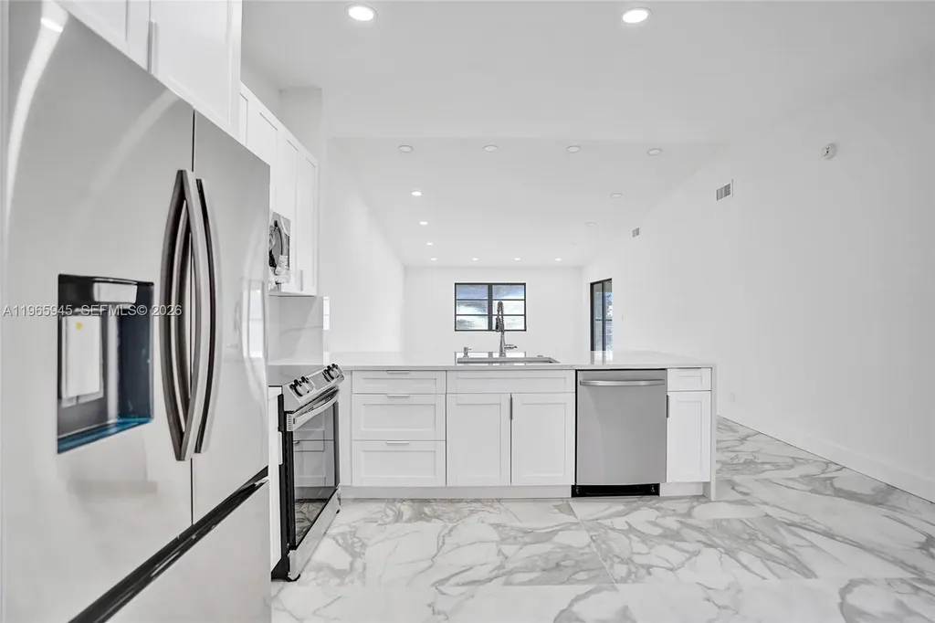 6128 Kings Gate Circle Delray Beach FL 33484