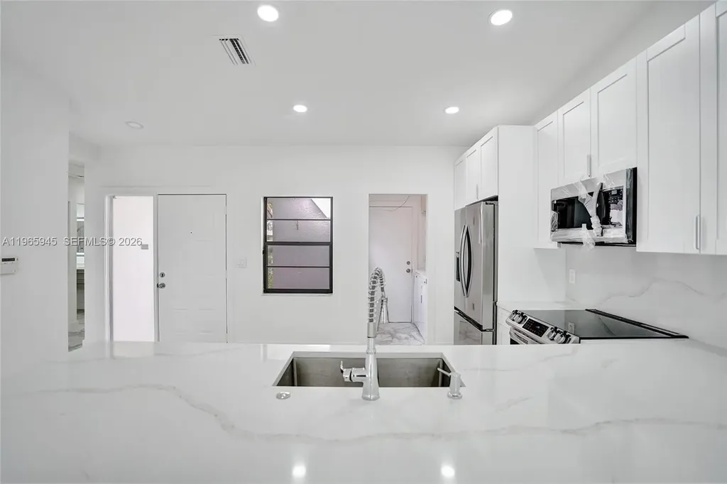 6128 Kings Gate Circle Delray Beach FL 33484