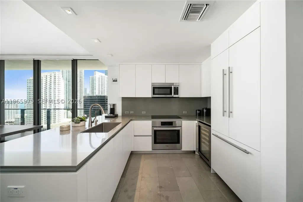 68 SE 6th Street Miami FL 33131