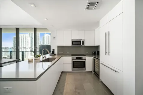 68 SE 6th Street Miami FL 33131