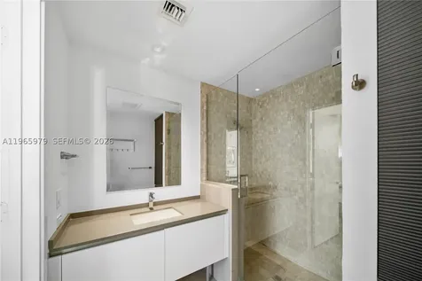 68 SE 6th Street Miami FL 33131