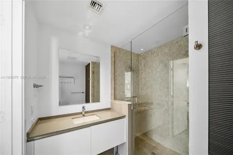 68 SE 6th Street Miami FL 33131