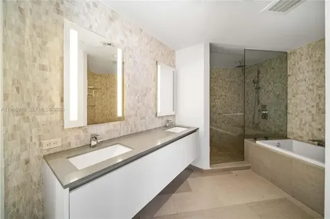 68 SE 6th Street Miami FL 33131