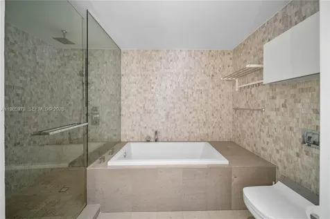 68 SE 6th Street Miami FL 33131
