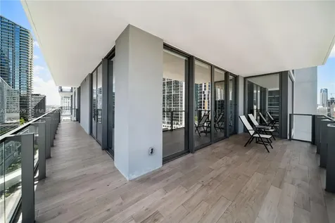 68 SE 6th Street Miami FL 33131