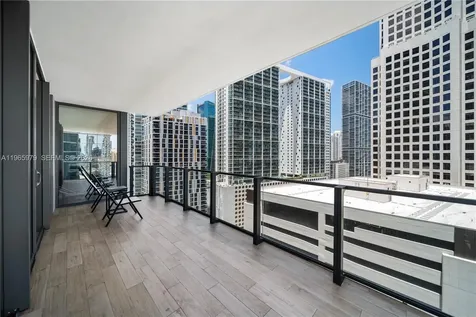 68 SE 6th Street Miami FL 33131