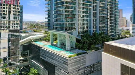 68 SE 6th Street Miami FL 33131