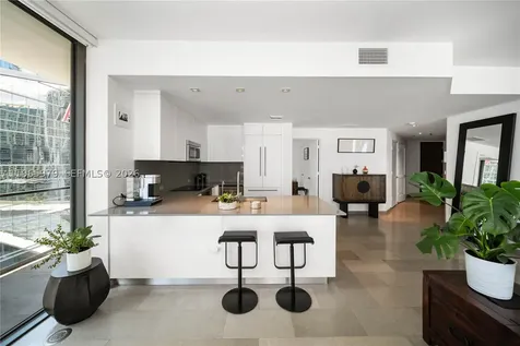 68 SE 6th Street Miami FL 33131