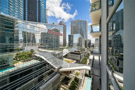 68 SE 6th Street Miami FL 33131