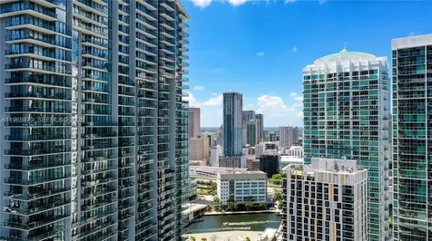68 SE 6th Street Miami FL 33131