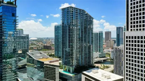 68 SE 6th Street Miami FL 33131