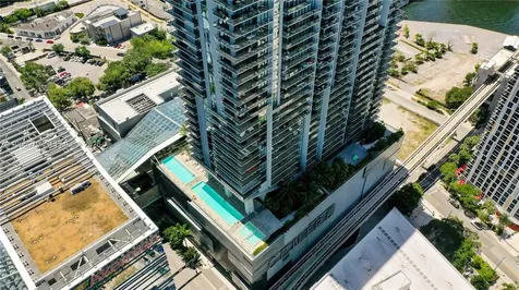 68 SE 6th Street Miami FL 33131