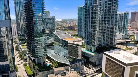 68 SE 6th Street Miami FL 33131