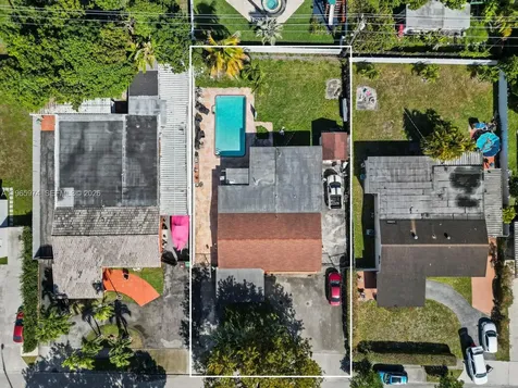 655 W 70th Place Hialeah FL 33014