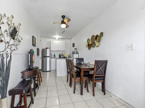 655 W 70th Place Hialeah FL 33014