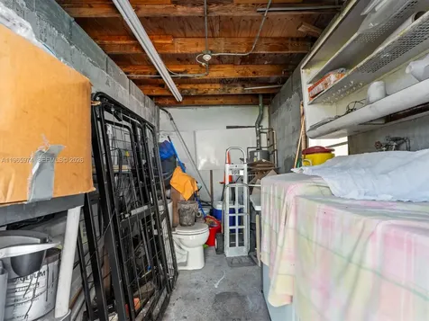655 W 70th Place Hialeah FL 33014