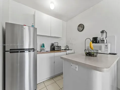 655 W 70th Place Hialeah FL 33014